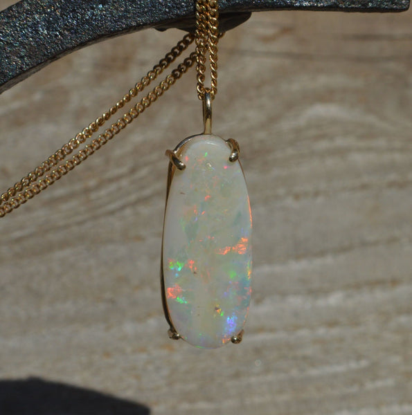 Large 9ct Gold Australian Opal Pendant, 16.85Carats Oval Opal