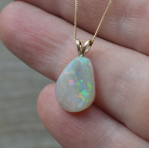 18ct Gold Australian Crystal Opal Pendant, 4.5 Carats