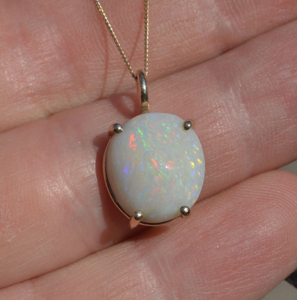 9ct Gold Australian Opal Pendant, 4.7Carats